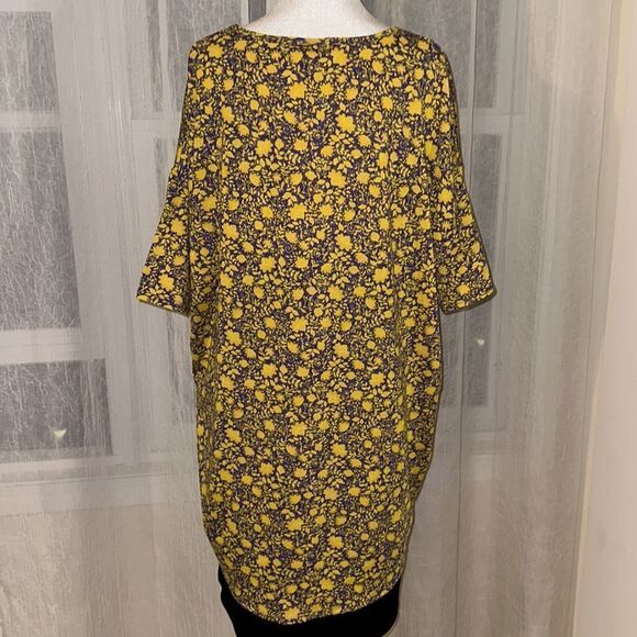 LuLaRoe M Purple Gold Yellow Crewneck Drop Short Sleeve Oversized Irma Top - Picture 5 of 12